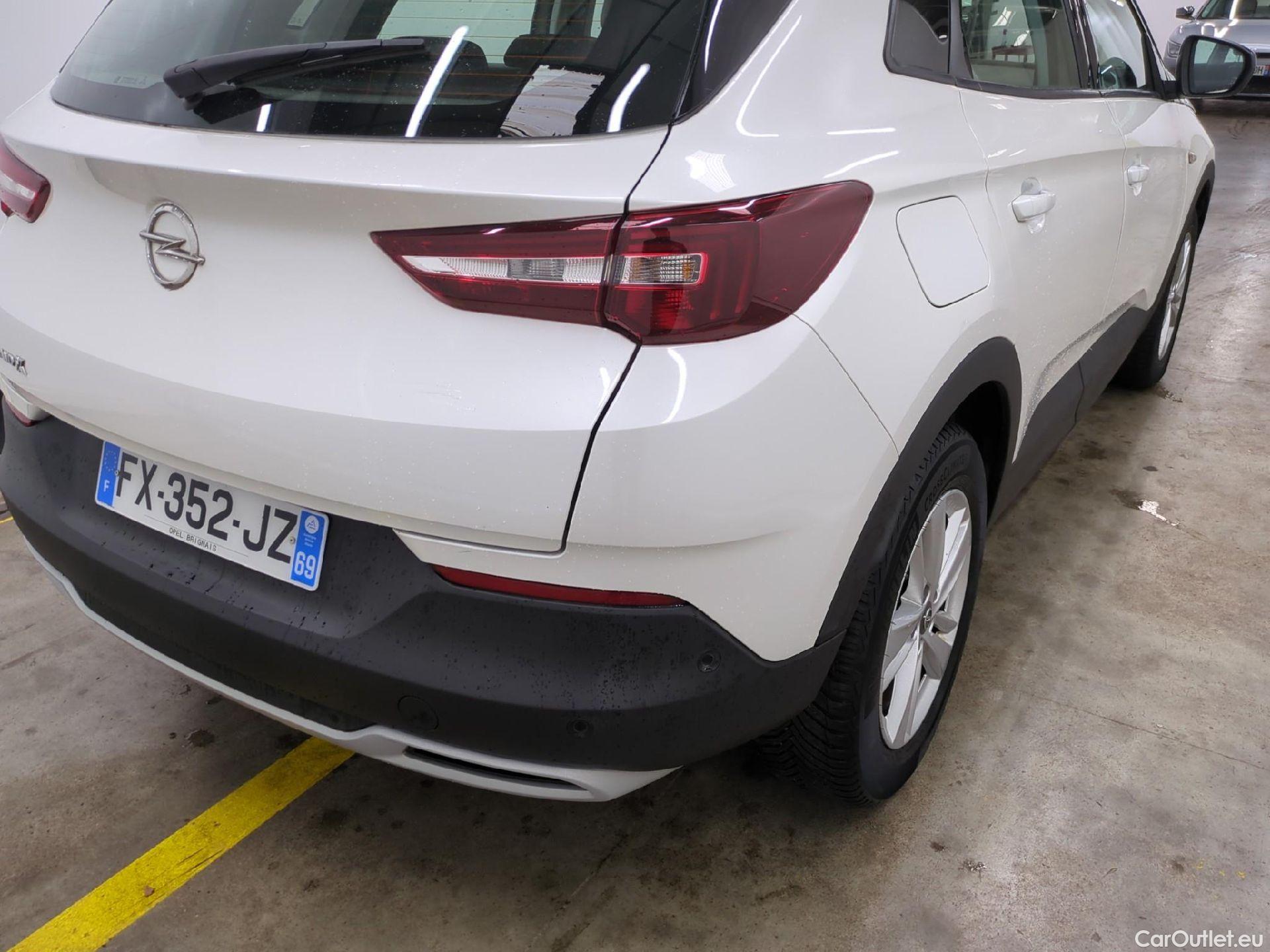 Opel   Grandland X Grandland X Elegance Business 1.5 130CV BVA8 E6d #3