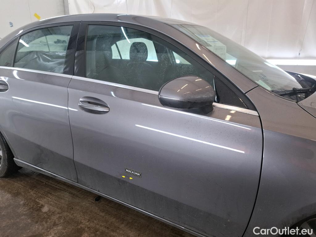  Mercedes  A-Klasse MERCEDES-BENZ Classe A Berline / 2018 / 4P / Berline A 200 d Business Line 8G-DCT #17