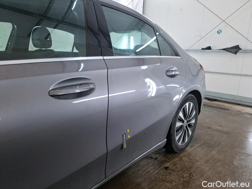  Mercedes  A-Klasse MERCEDES-BENZ Classe A Berline / 2018 / 4P / Berline A 200 d Business Line 8G-DCT #14