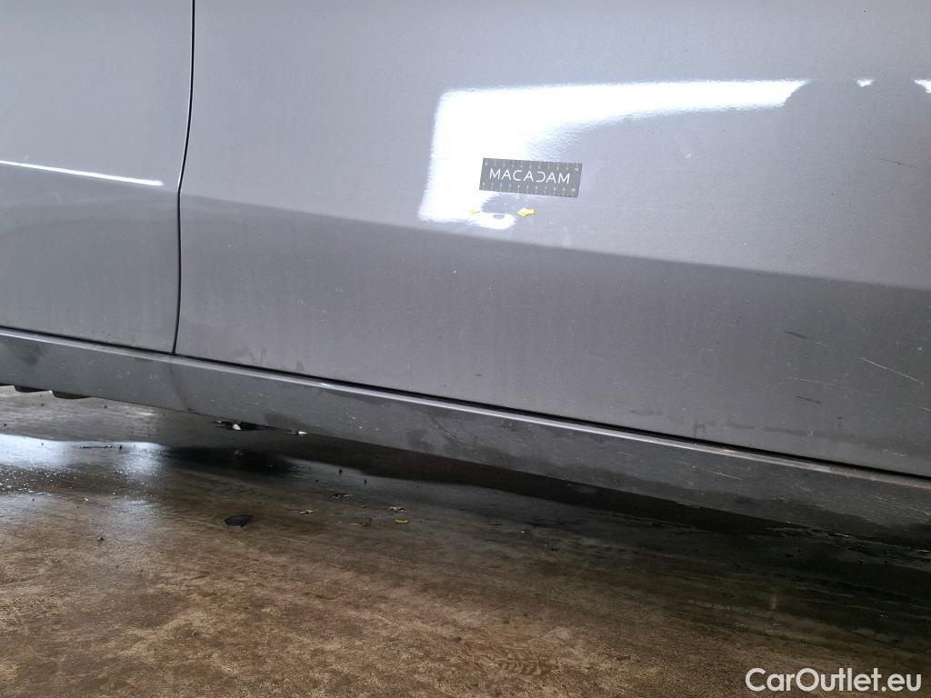  Mercedes  A-Klasse MERCEDES-BENZ Classe A Berline / 2018 / 4P / Berline A 200 d Business Line 8G-DCT #18