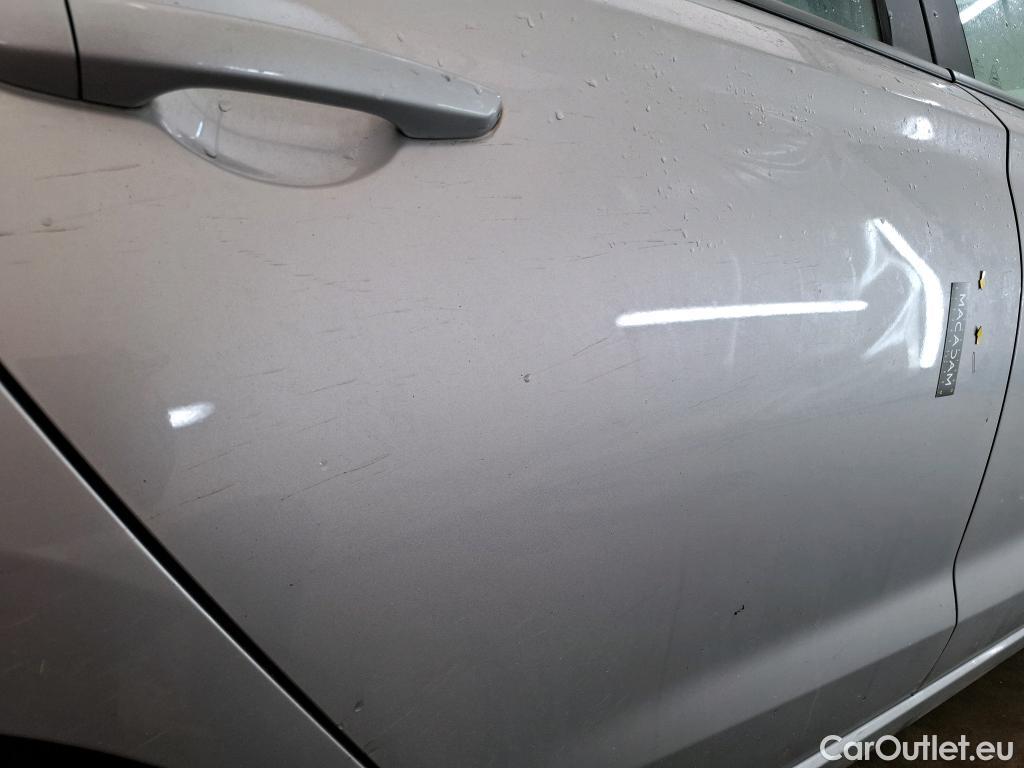  Hyundai  i30  Business 1.6 CRDi 115CV BVA7 E6d #18