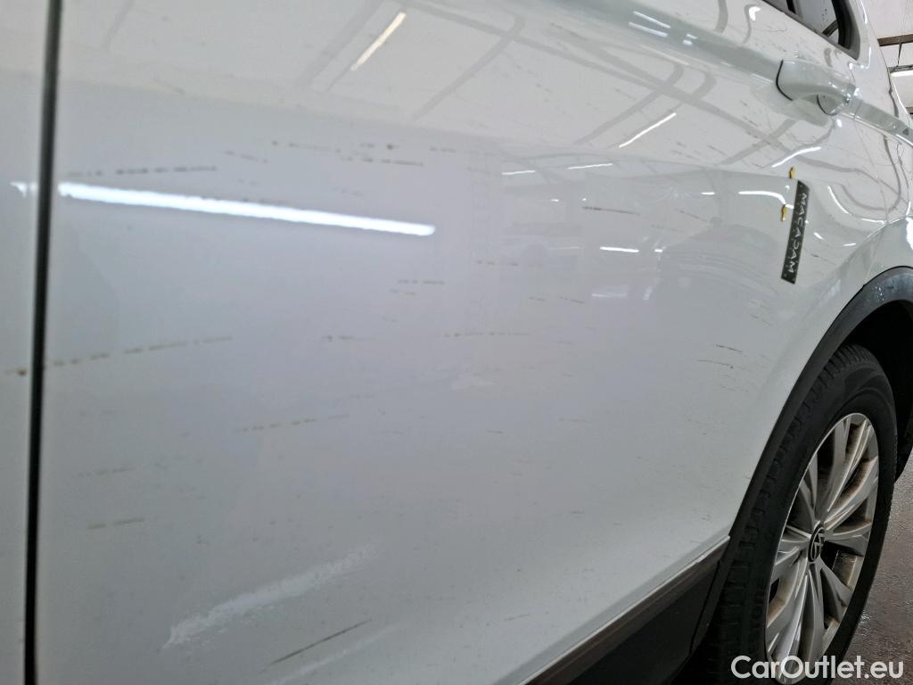  Volkswagen  Tiguan VOLKSWAGEN  / 2020 / 5P / SUV 2.0 TDI 150 DSG7 Life Business #10