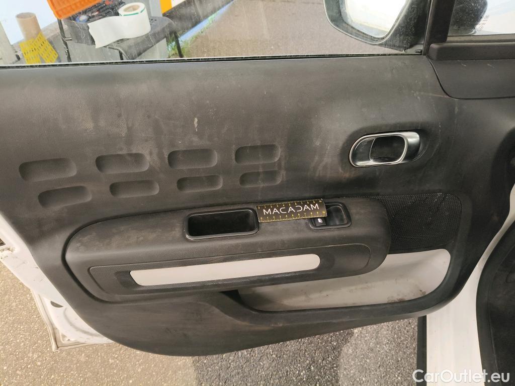  Citroen  C3 CITROEN  Société / 2016 / 5P / Berline PureTech 82 S&S BVM Feel #54