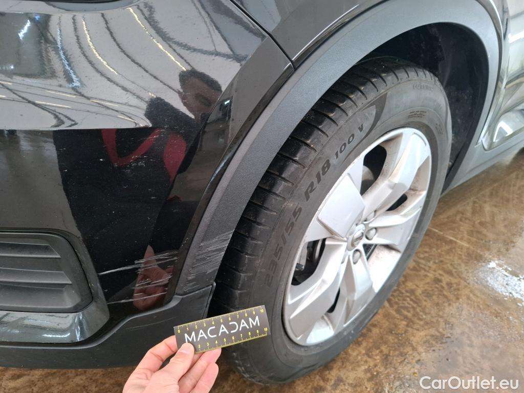  Volvo  XC 40 XC40 Momentum 2WD 1.5 130CV BVA8 E6d #55