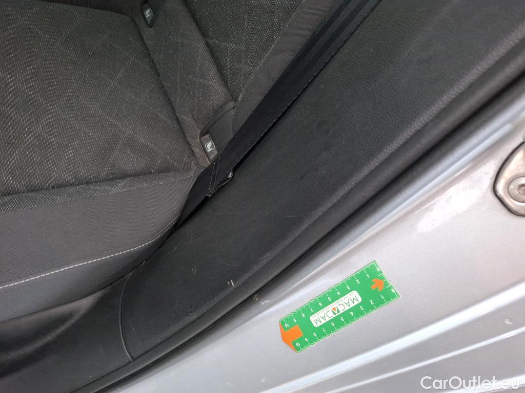  Volkswagen  Golf  VOLKSWAGEN / 2020 / 5P / Berline 1.5 eTSI OPF 150 DSG7 Life 1st #30