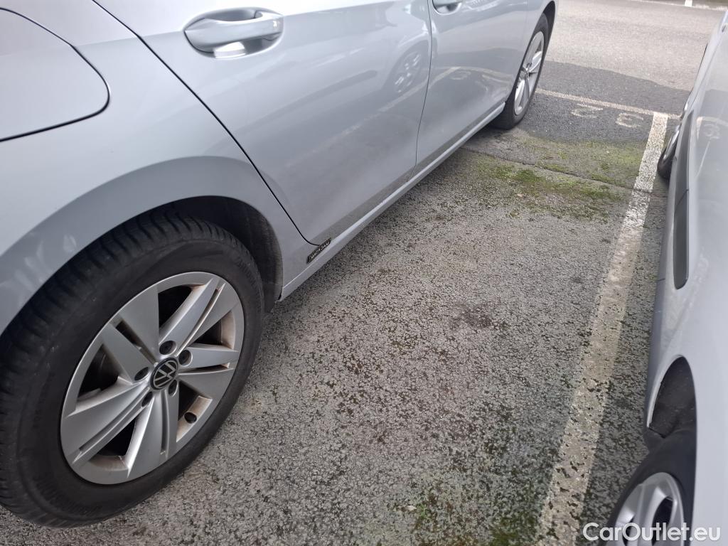  Volkswagen  Golf  VOLKSWAGEN / 2020 / 5P / Berline 1.5 eTSI OPF 150 DSG7 Life Busi 1st #15