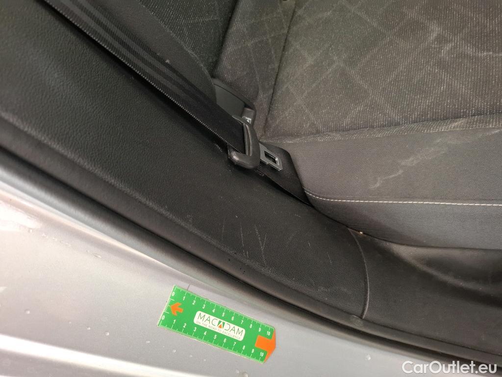  Volkswagen  Golf  VOLKSWAGEN / 2020 / 5P / Berline 1.5 eTSI OPF 150 DSG7 Life 1st #33