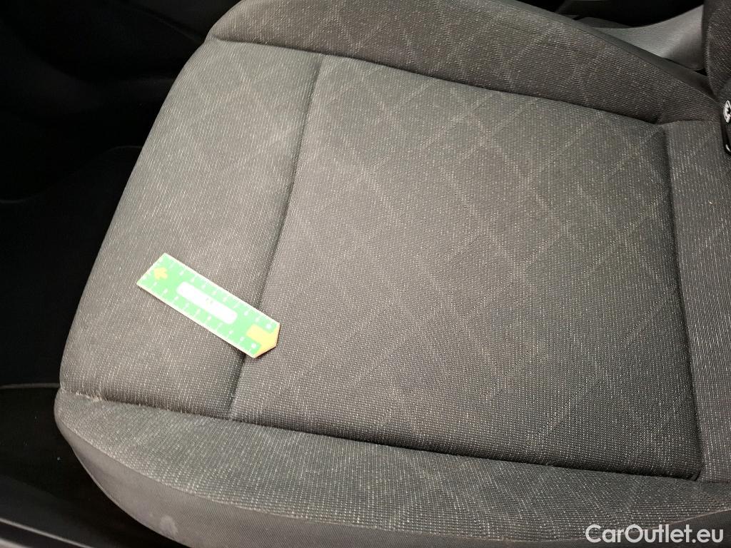  Volkswagen  Golf  VOLKSWAGEN / 2020 / 5P / Berline 1.5 eTSI OPF 150 DSG7 Life 1st #42