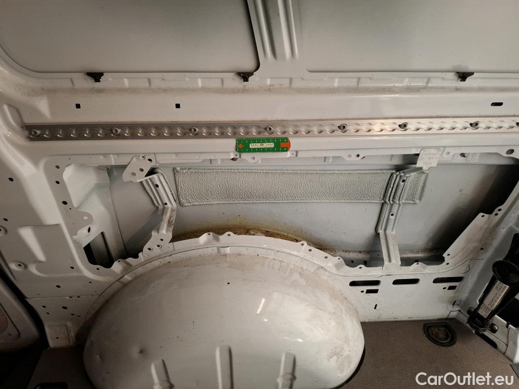  Mercedes  Vito MERCEDES-BENZ  Long / 2020 / 4P / Fourgon tôlé e- 60KWH Long #51