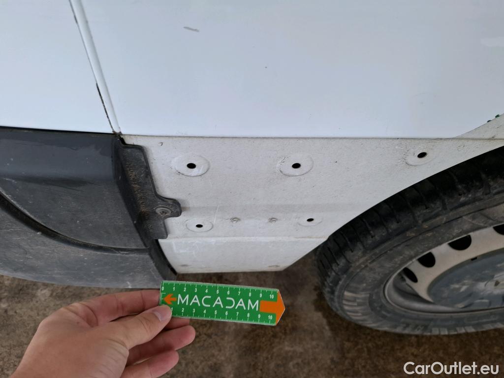  Renault  Master  III Fourgon L2H2 3 5 Grand Confort dCi 130CV BVM6 E6 #42