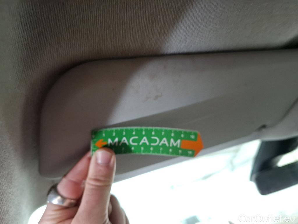  Toyota  Proace TOYOTA  / 2016 / 4P / Fourgon tôlé 2.0 D MEDIUM 120 D-4D DYNAMIC #9