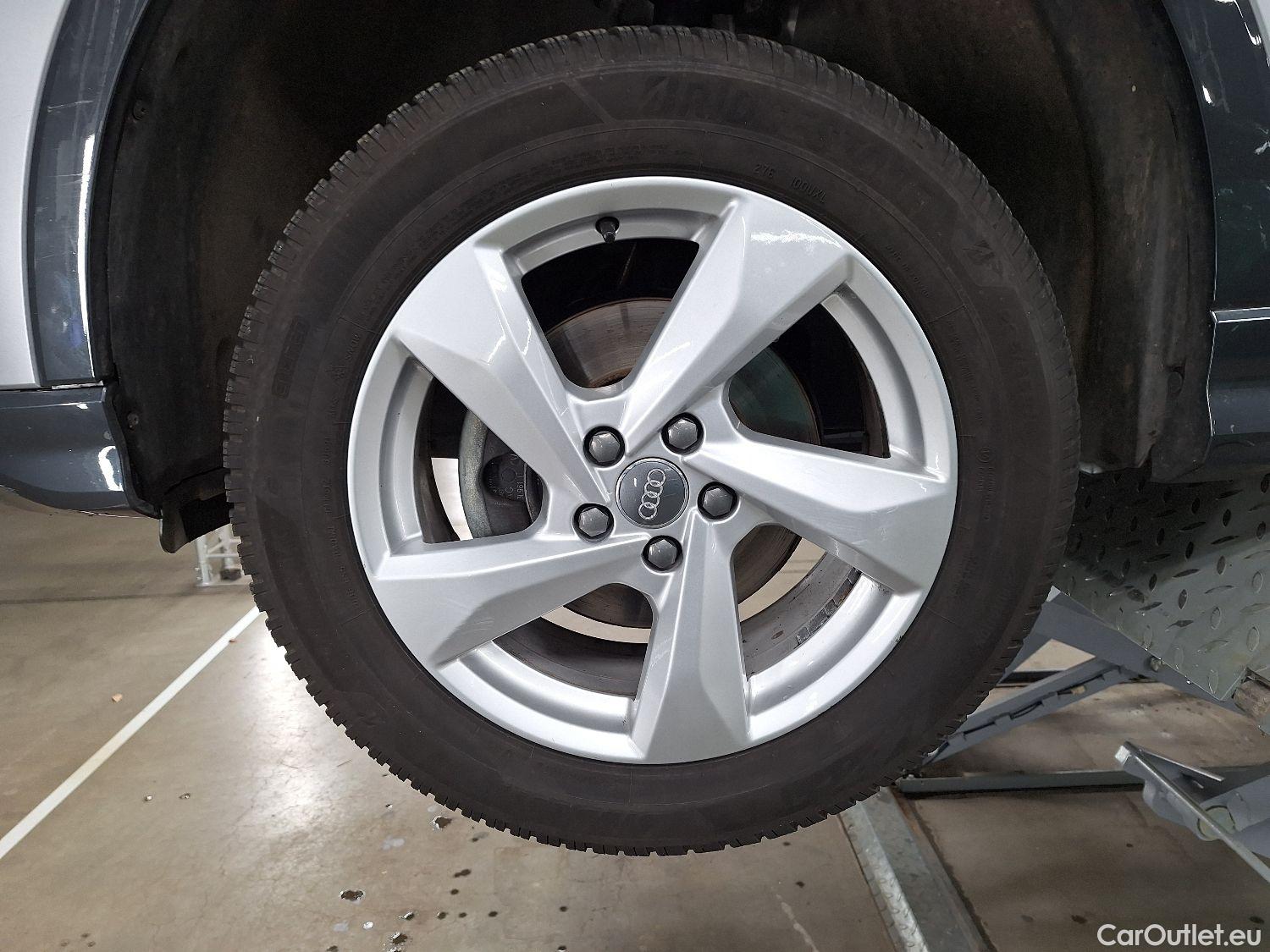  Audi  Q3 Audi,  '18, Audi  35 TFSI S tronic Advanced 5d #19