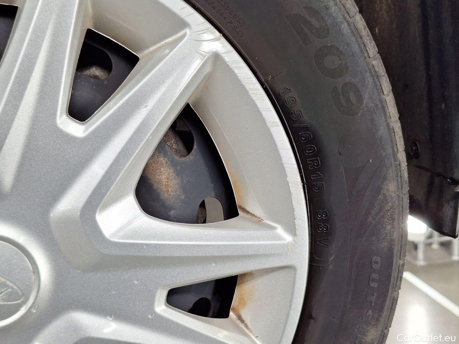  Ford  Fiesta Ford,  '17, Ford  1.1i 52kW Business Class 5d #2