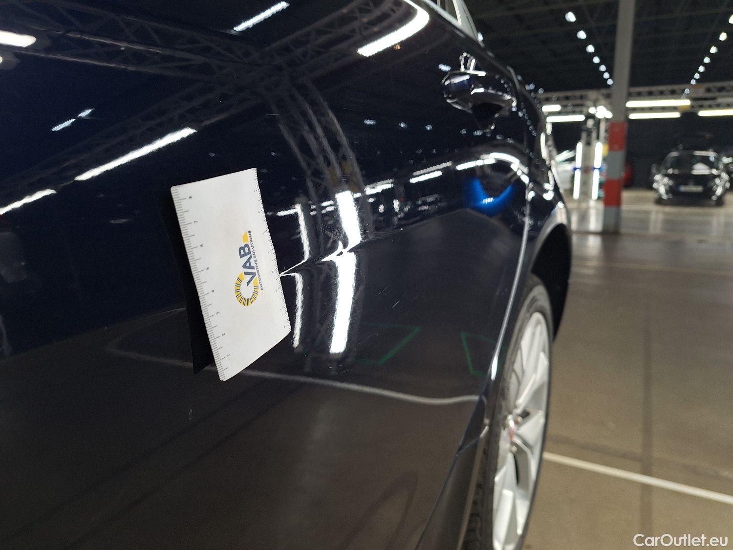  Jaguar  XE Jaguar,  FL'19, Jaguar  D180 Aut. S 4d #32