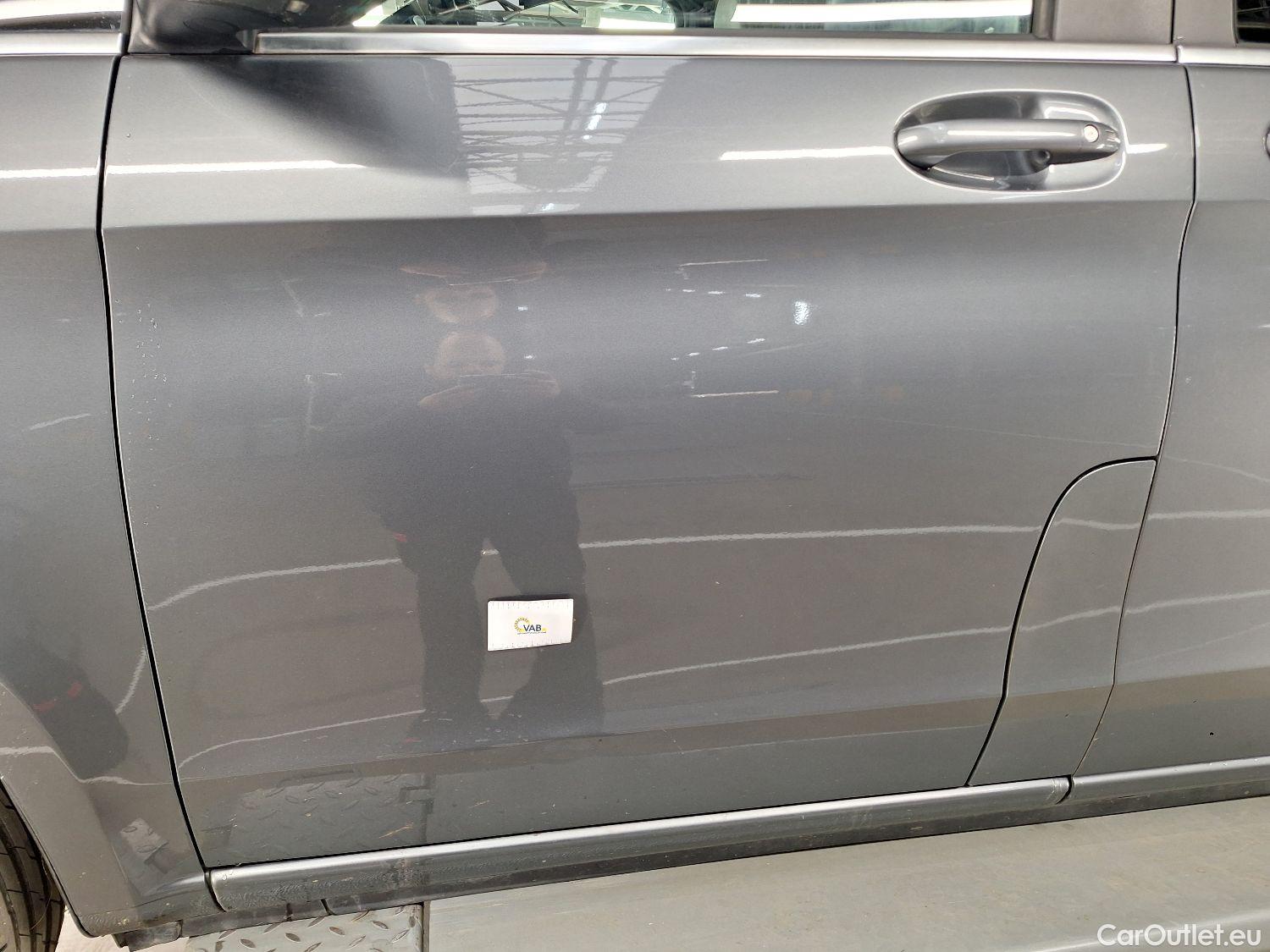  Mercedes  V-Klasse Mercedes, V-Class FL'19, Mercedes-Benz  V 220 d L2 9G-TRONIC Avantg #33