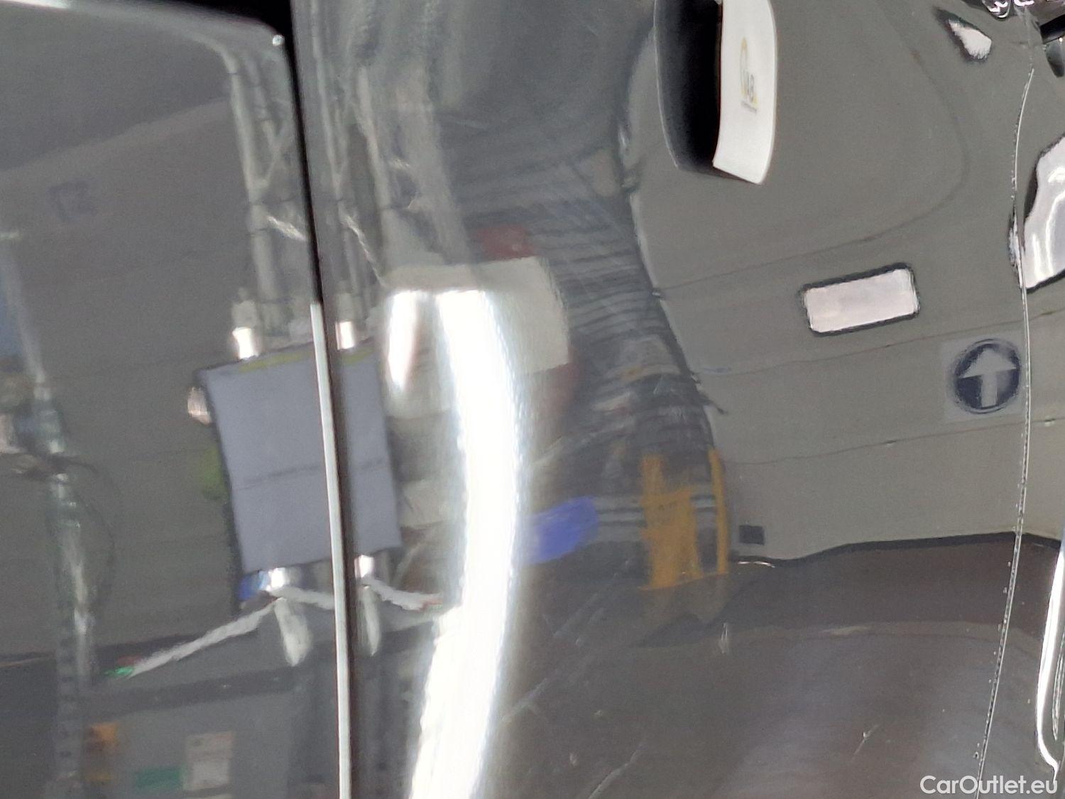  Mercedes  V-Klasse Mercedes, V-Class FL'19, Mercedes-Benz  V 220 d L2 9G-TRONIC Avantg #49