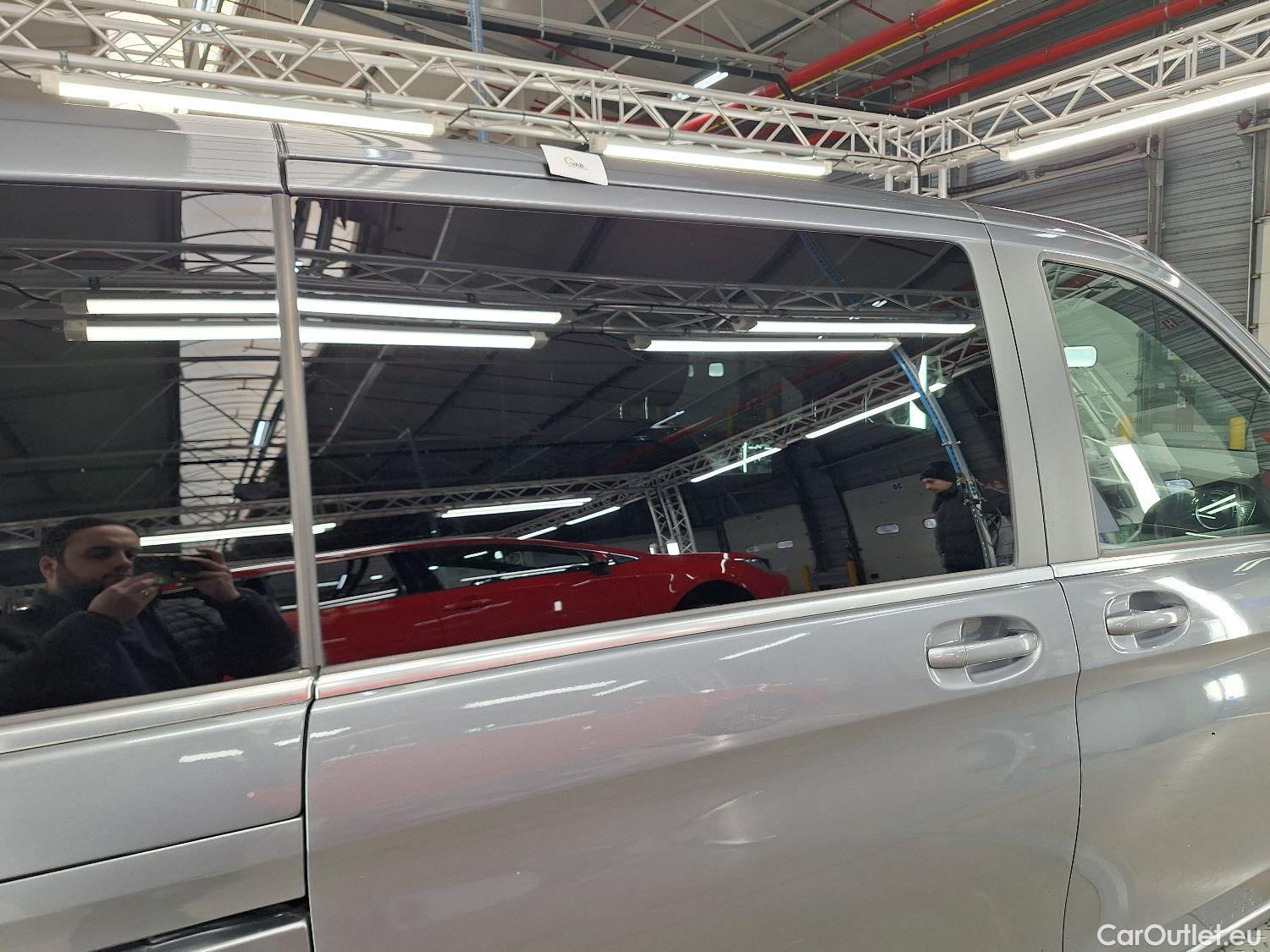  Mercedes  V-Klasse Mercedes, V-Class FL'19, Mercedes-Benz  V 220 d L2 9G-TRONIC Avantg #47