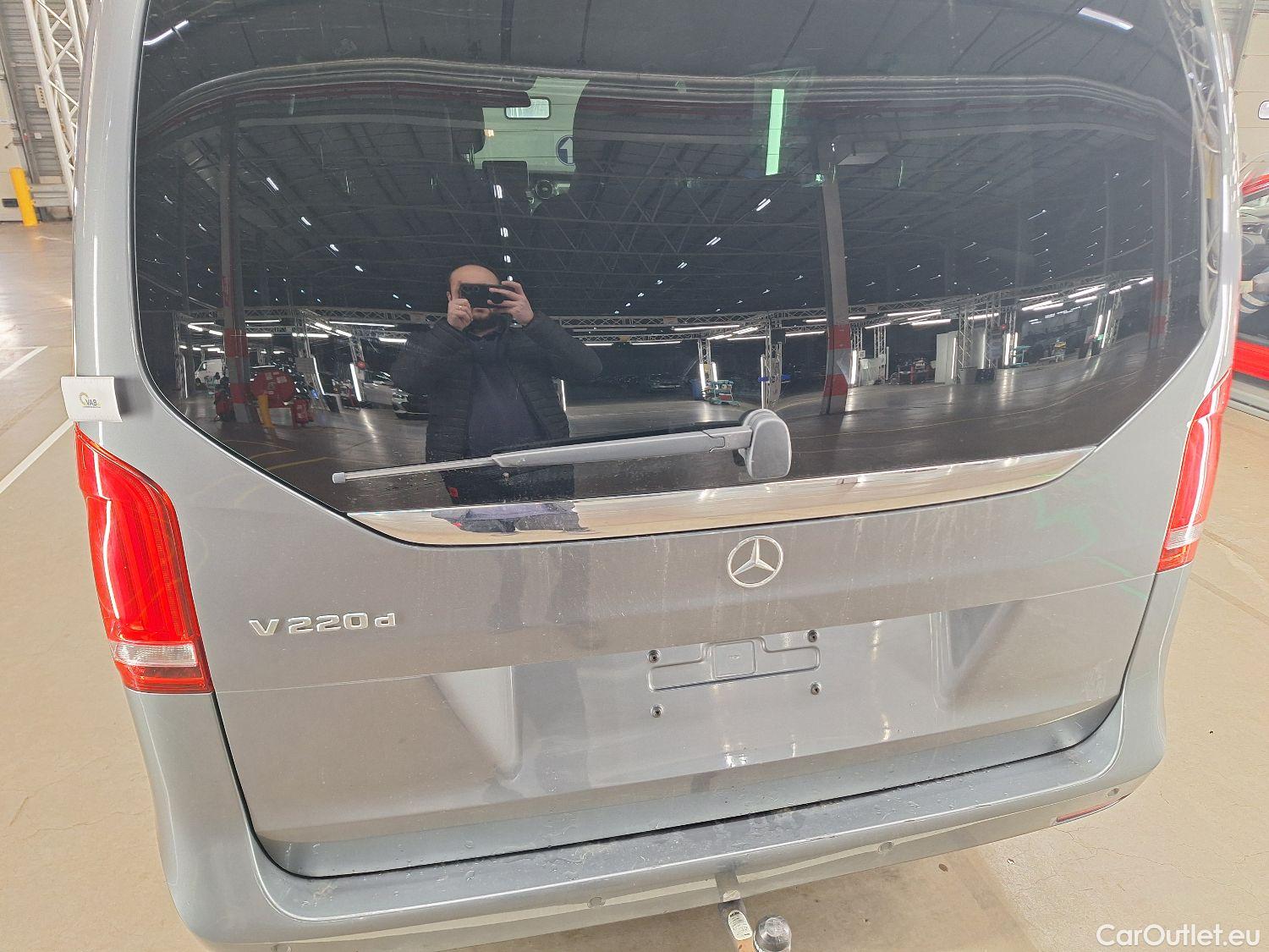  Mercedes  V-Klasse Mercedes, V-Class FL'19, Mercedes-Benz  V 220 d L2 9G-TRONIC Avantg #53