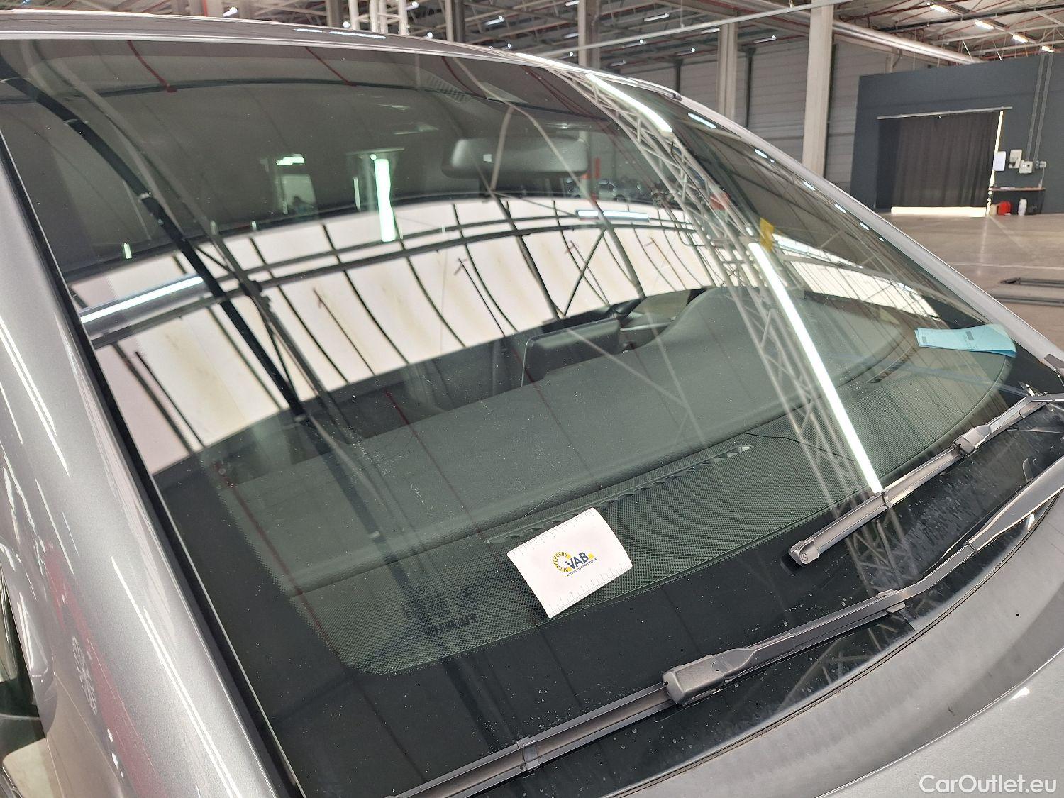  Mercedes  V-Klasse Mercedes, V-Class FL'19, Mercedes-Benz  V 220 d L2 9G-TRONIC Avantg #42