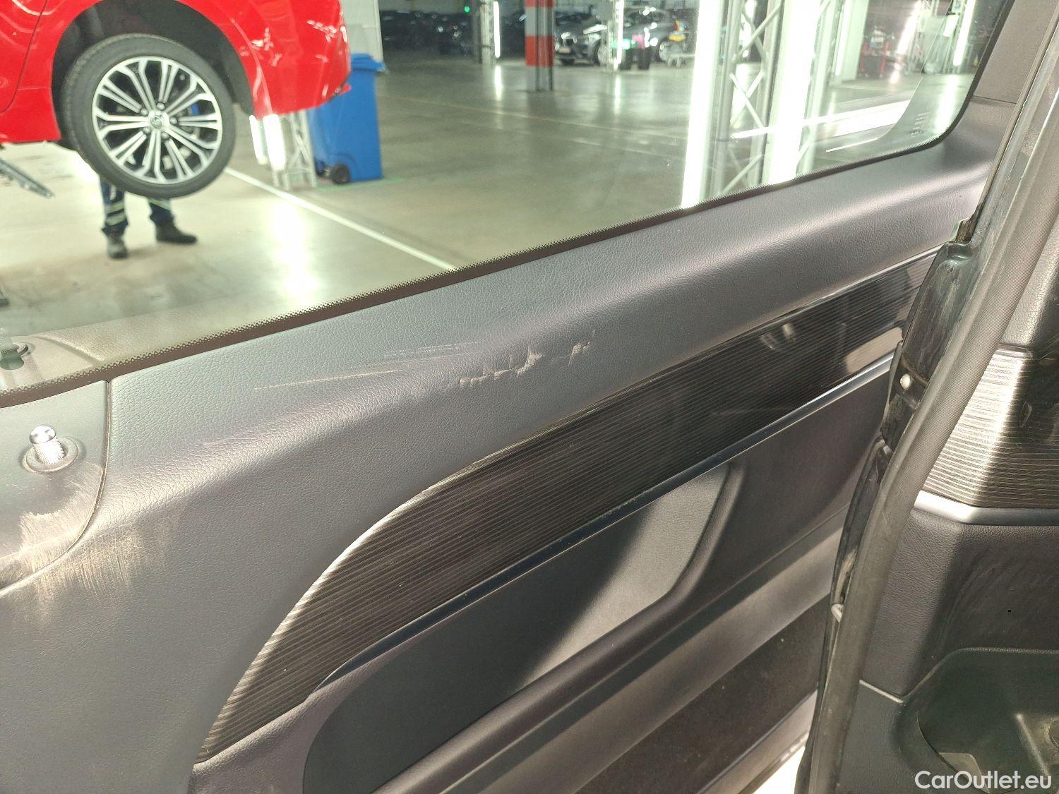  Mercedes  V-Klasse Mercedes, V-Class FL'19, Mercedes-Benz  V 220 d L2 9G-TRONIC Avantg #37