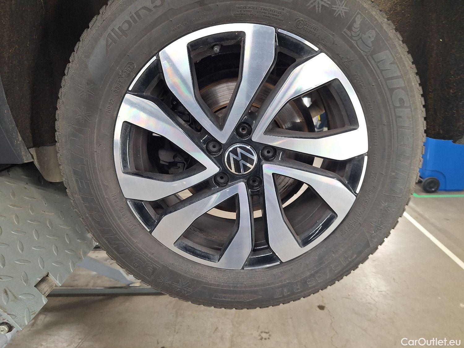  Volkswagen  Tiguan VW,  FL'20, Volkswagen  2.0 TDI 90kW Active 5d #12