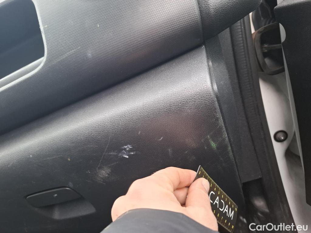  Renault  Trafic RENAULT  / 2019 / 4P / Fourgon tole FG GCF L1H1 1000 dCi 120 #4