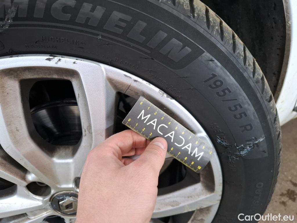  Renault  Clio  IV Business 1.5 dCi 90CV BVA6 E6 / TRANSFO VP/VF #32