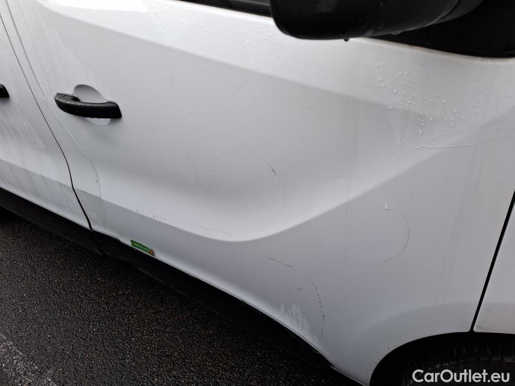  Renault  Trafic RENAULT  / 2019 / 4P / Fourgon tole NV FG GCF L1H2 1200 Energy dCi 145 #17