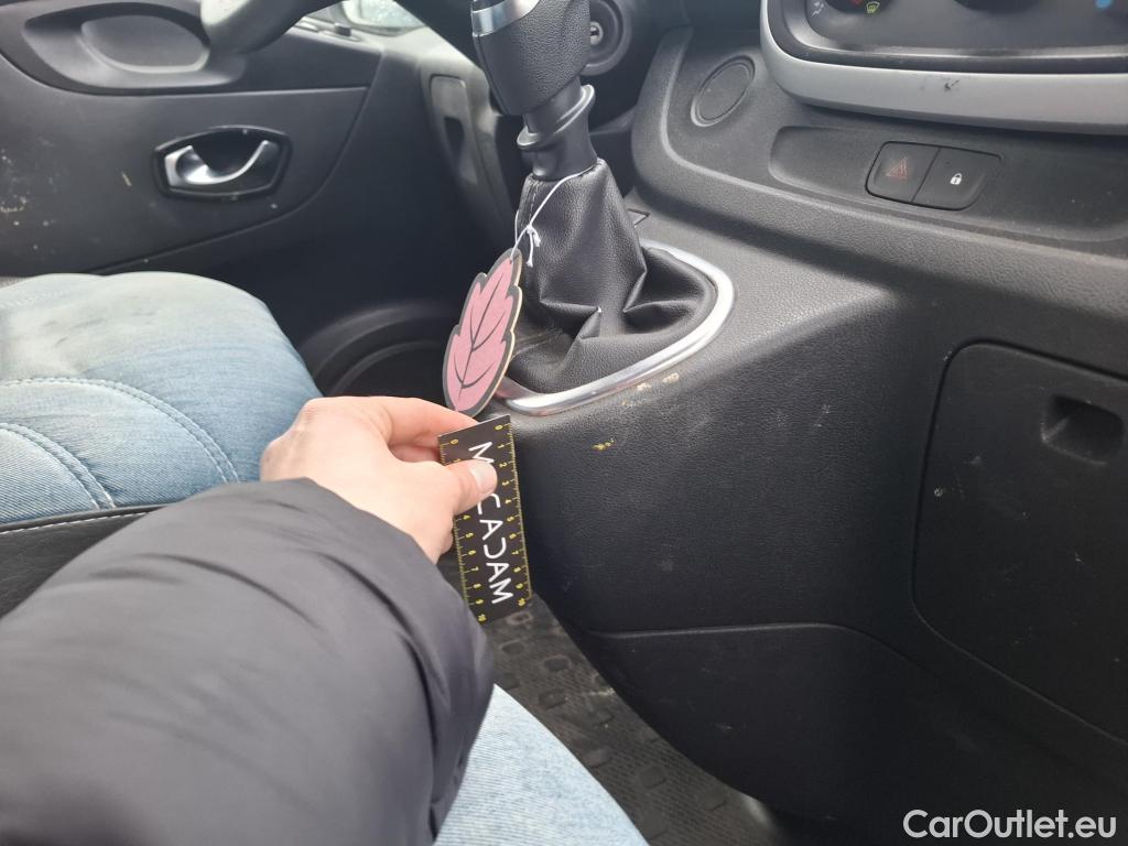  Renault  Trafic RENAULT  / 2019 / 4P / Fourgon tole FG GCF L1H1 1000 dCi 120 #26