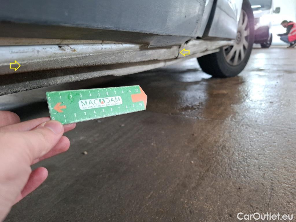  Renault  Trafic RENAULT  / 2019 / 4P / Fourgon tole NV FG GCF L1H2 1200 Energy dCi 145 #20