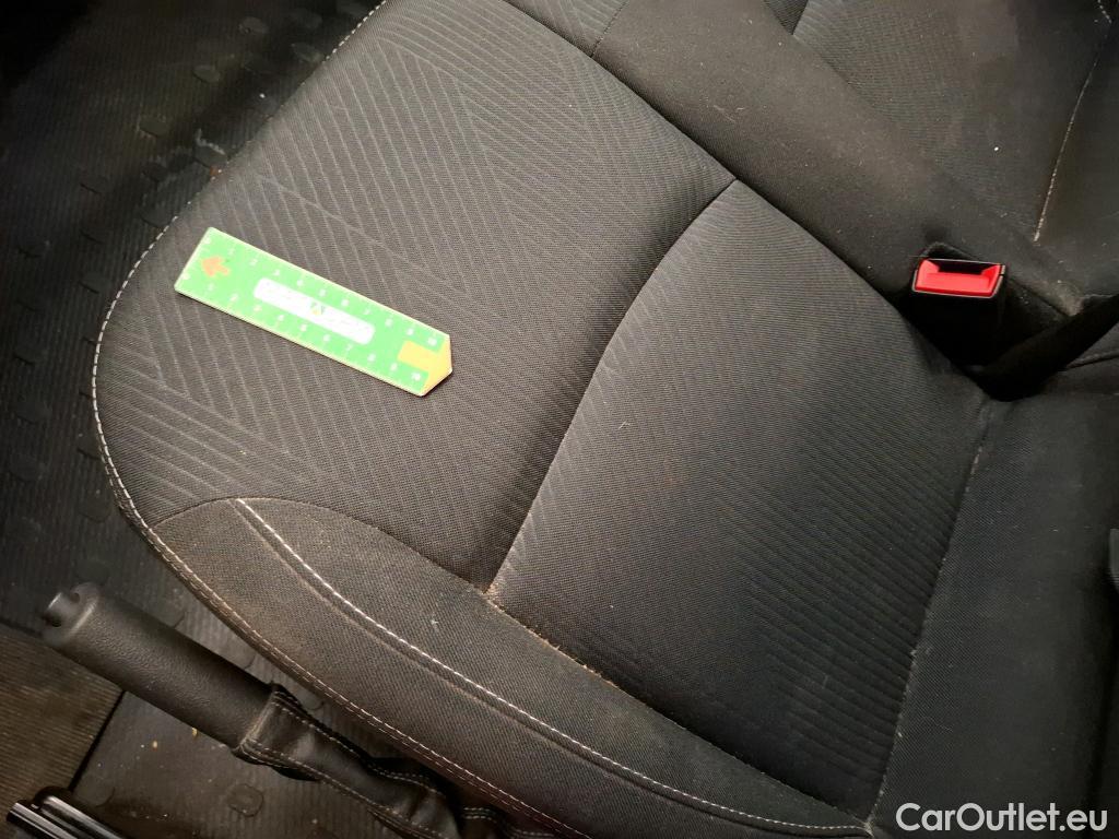  Renault  Trafic RENAULT  / 2019 / 4P / Fourgon tole NV FG GCF L1H2 1200 Energy dCi 145 #52