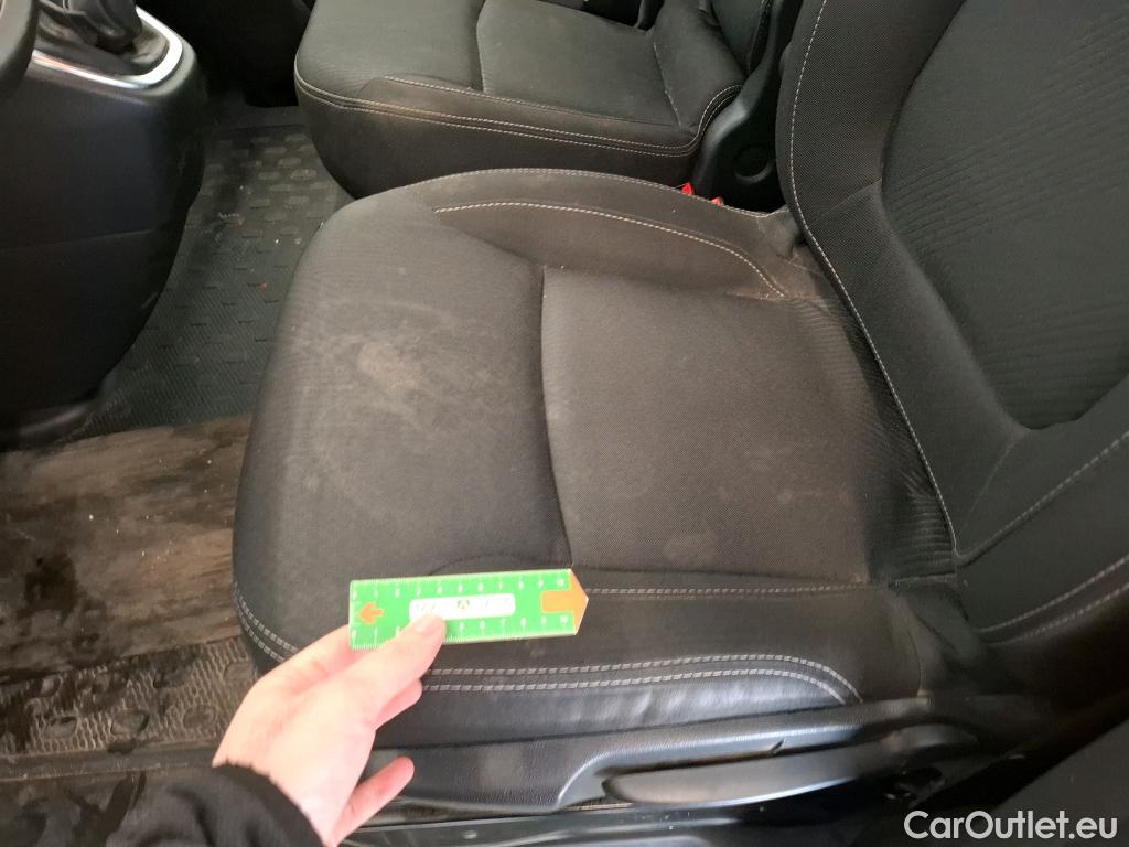  Renault  Trafic RENAULT  / 2019 / 4P / Fourgon tole NV FG GCF L1H2 1200 Energy dCi 145 #53