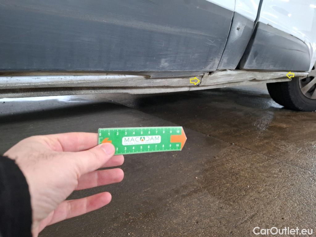  Renault  Trafic RENAULT  / 2019 / 4P / Fourgon tole NV FG GCF L1H2 1200 Energy dCi 145 #1