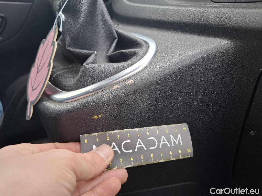  Renault  Trafic RENAULT  / 2019 / 4P / Fourgon tole FG GCF L1H1 1000 dCi 120 #27