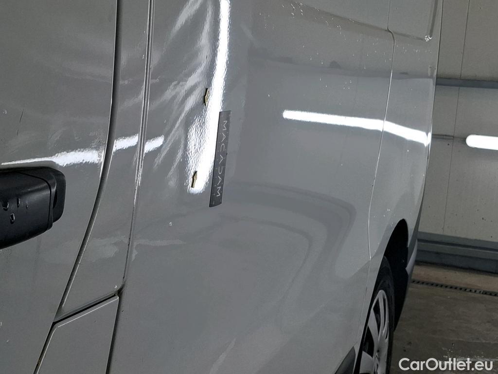  Renault  Trafic RENAULT  / 2019 / 4P / Fourgon tole FG GCF L1H1 1000 dCi 120 #39