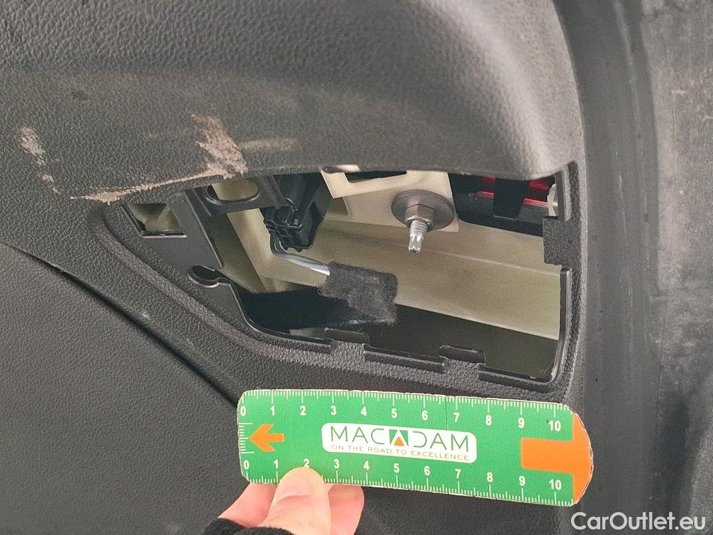  Renault  Megane RENAULT Mégane Société / 2020 / 5P / Berline Air Nav réversible Blue dCi 115 - 21N #13