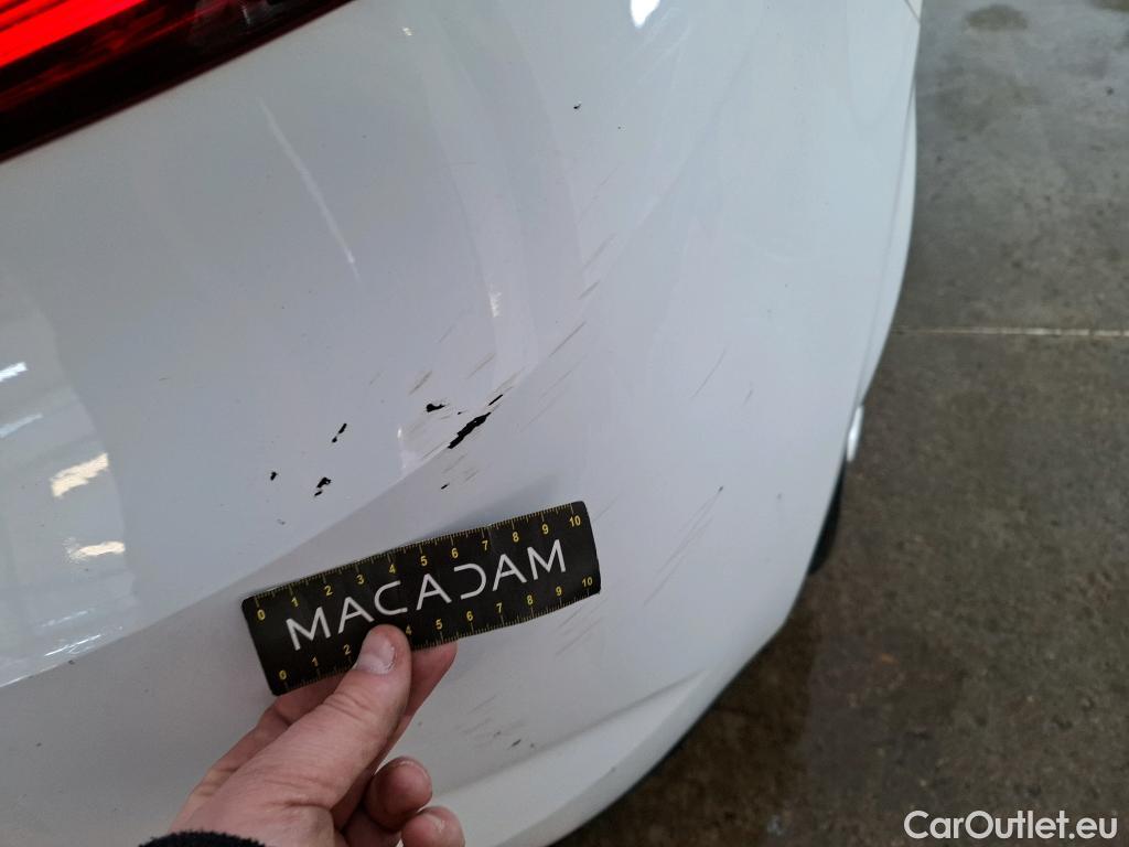  Renault  Megane  IV Berline 5pt. Société Air Nav 1.5 dCi 90CV BVM6 E6 #28