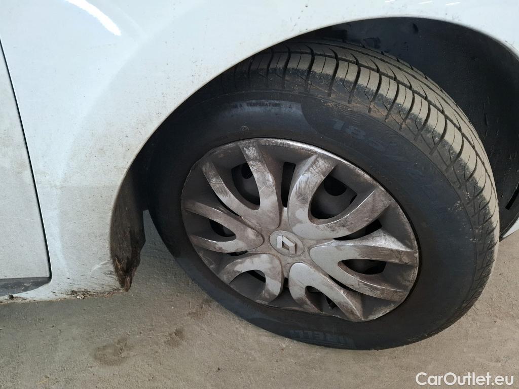  Renault  Clio  IV Air MediaNav 1.5 dCi 75CV BVM5 E6 #47