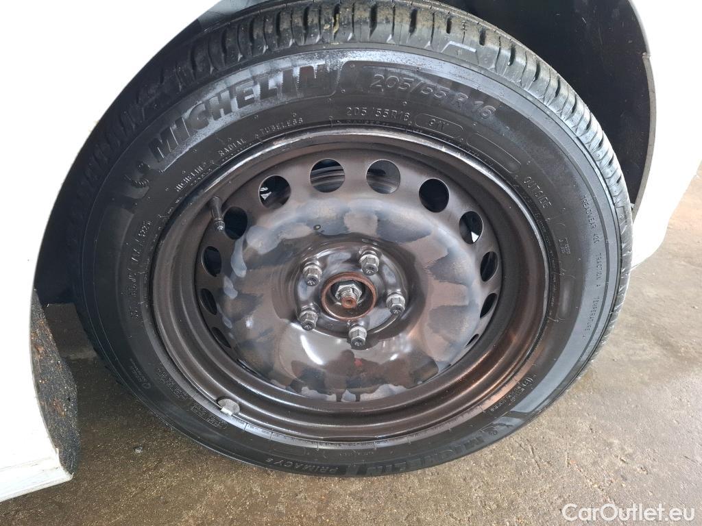  Renault  Megane  IV Berline 5pt. Société Air Nav 1.5 dCi 90CV BVM6 E6 #37