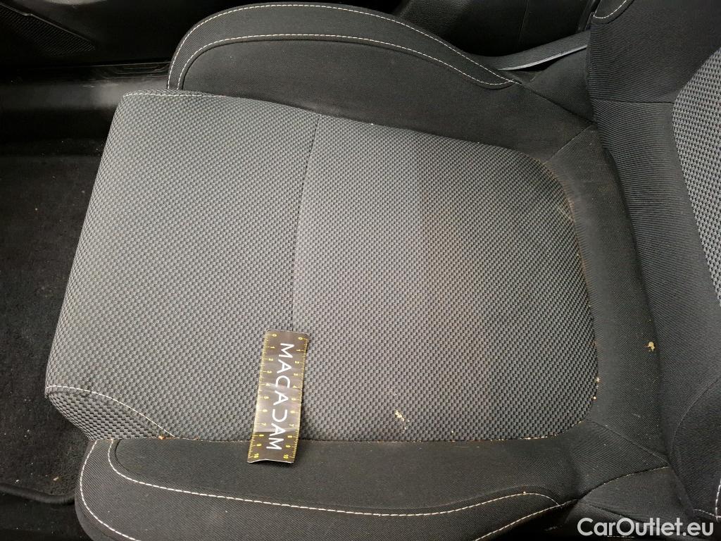  Renault  Megane  IV Berline 5pt. Société Air Nav 1.5 dCi 90CV BVM6 E6 #44