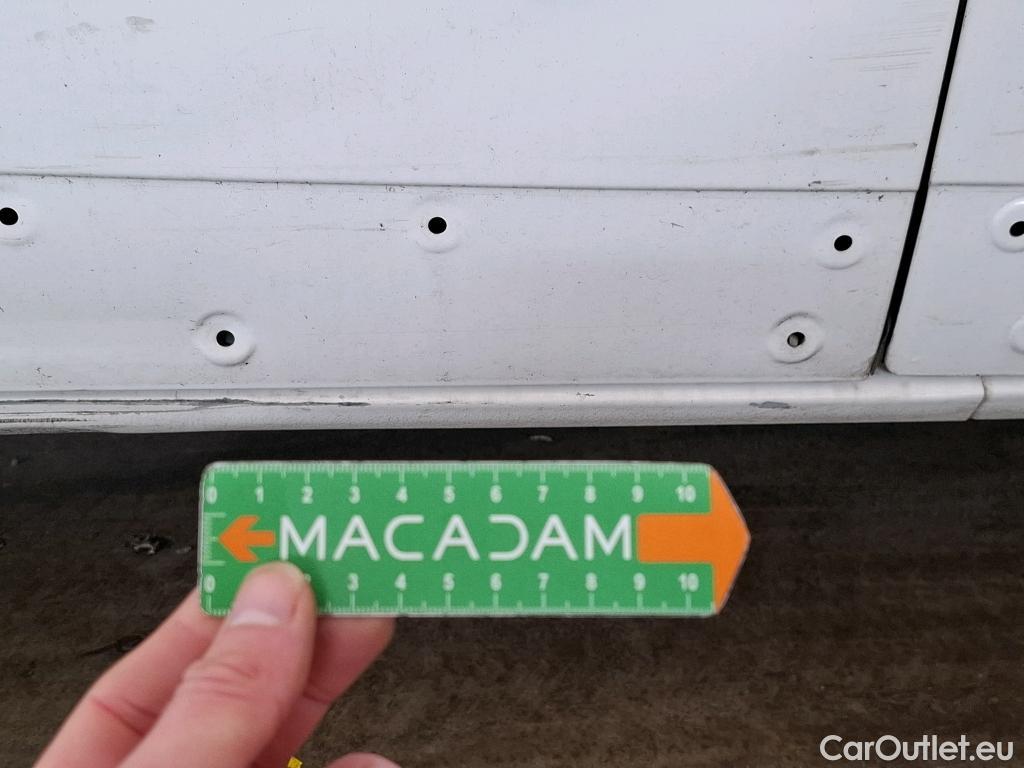  Peugeot  Expert PEUGEOT  VU 4p Fourgon BLUEHDI 120 S&S STANDARD PREMIUM PA #81