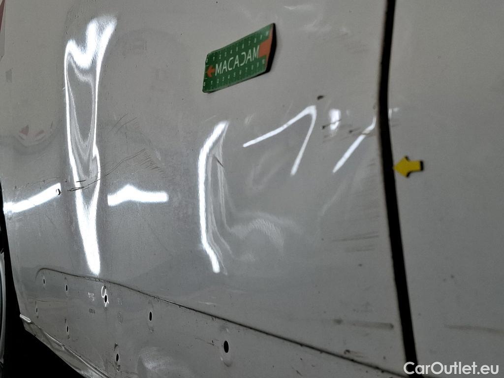  Peugeot  Expert PEUGEOT  VU 4p Fourgon BLUEHDI 120 S&S STANDARD PREMIUM PA #17