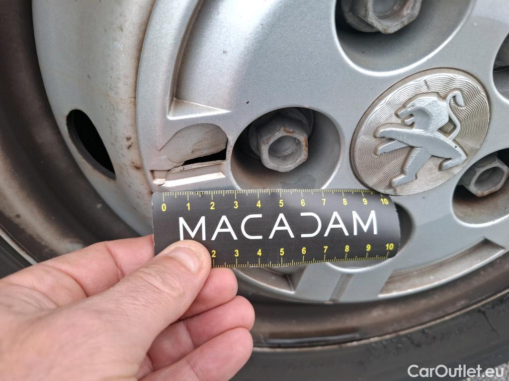  Peugeot  Boxer PEUGEOT  VU 4p Fourgon BLUEHDI 110 PREMIUM PA 330 L1H2 #54