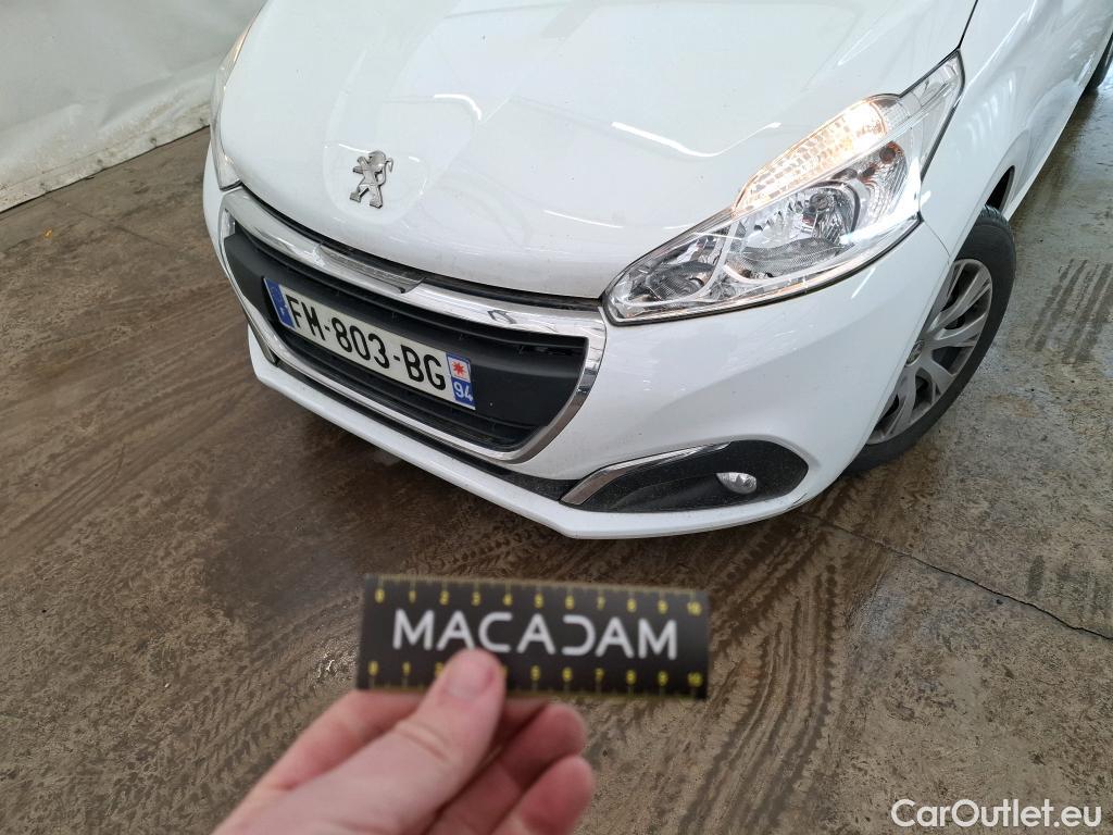 Peugeot  208  Affaire Premium Pack 1.2 80CV BVM5 E6dT #11