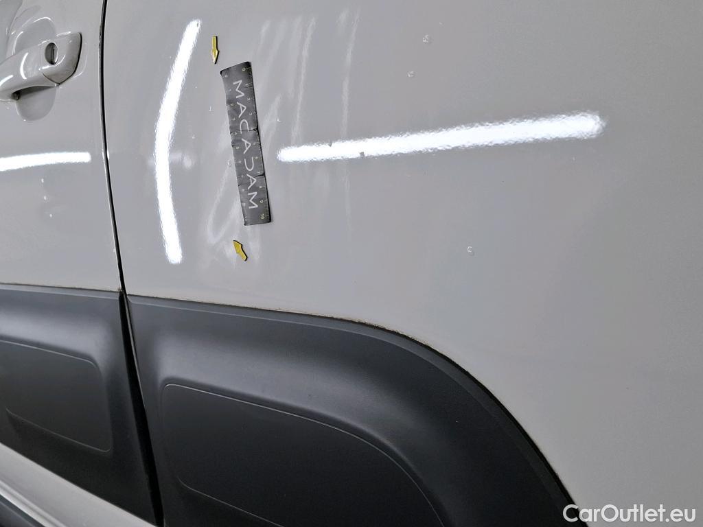  Citroen  C3  Société Feel 1.5 BlueHDI 100CV BVM6 E6d #2