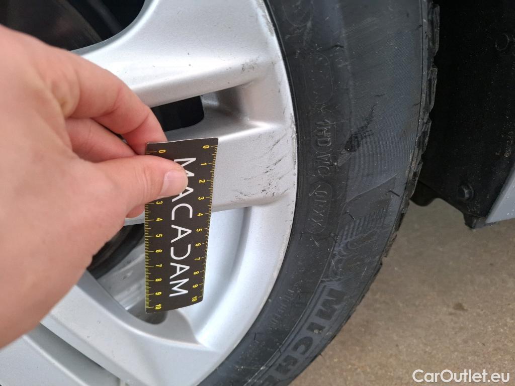  Toyota  Corolla TOYOTA  / 2018 / 5P / Berline Hybride 180h Dynamic Business #9