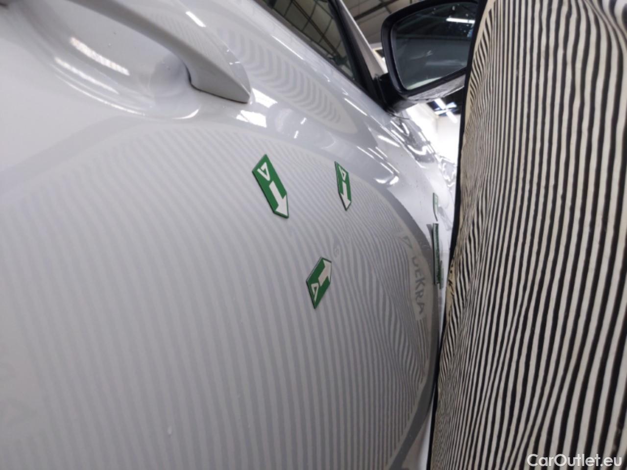  Hyundai  Konna HYUNDAI Kona / 2017 / 5P / SUV ELECTRIQUE 39 kWh 136 ch Intuitive #11