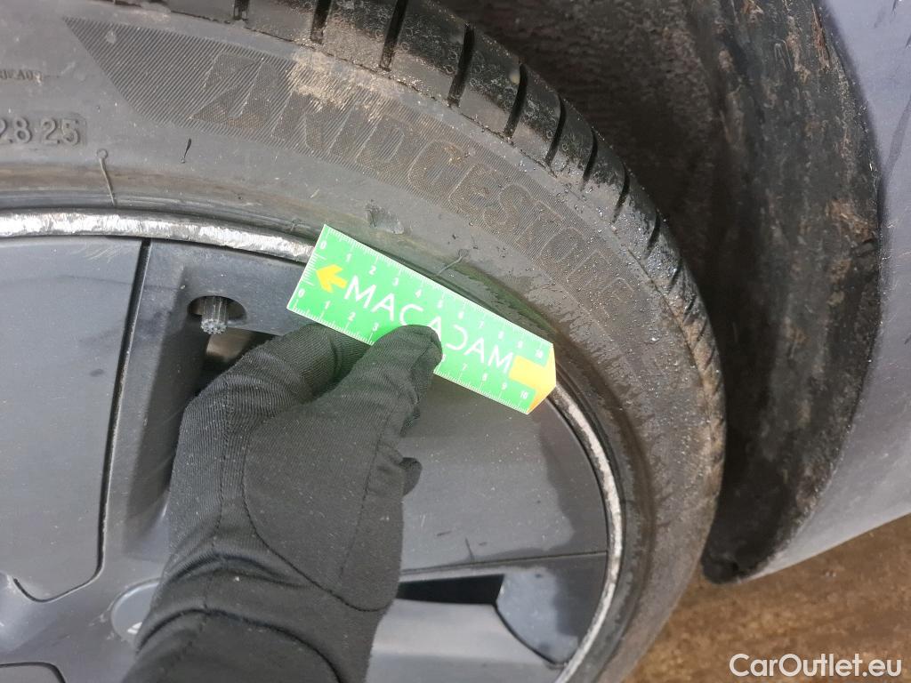  Tesla  Model 3 TESLA  / 2018 / 4P / Berline Grande Autonomie #4