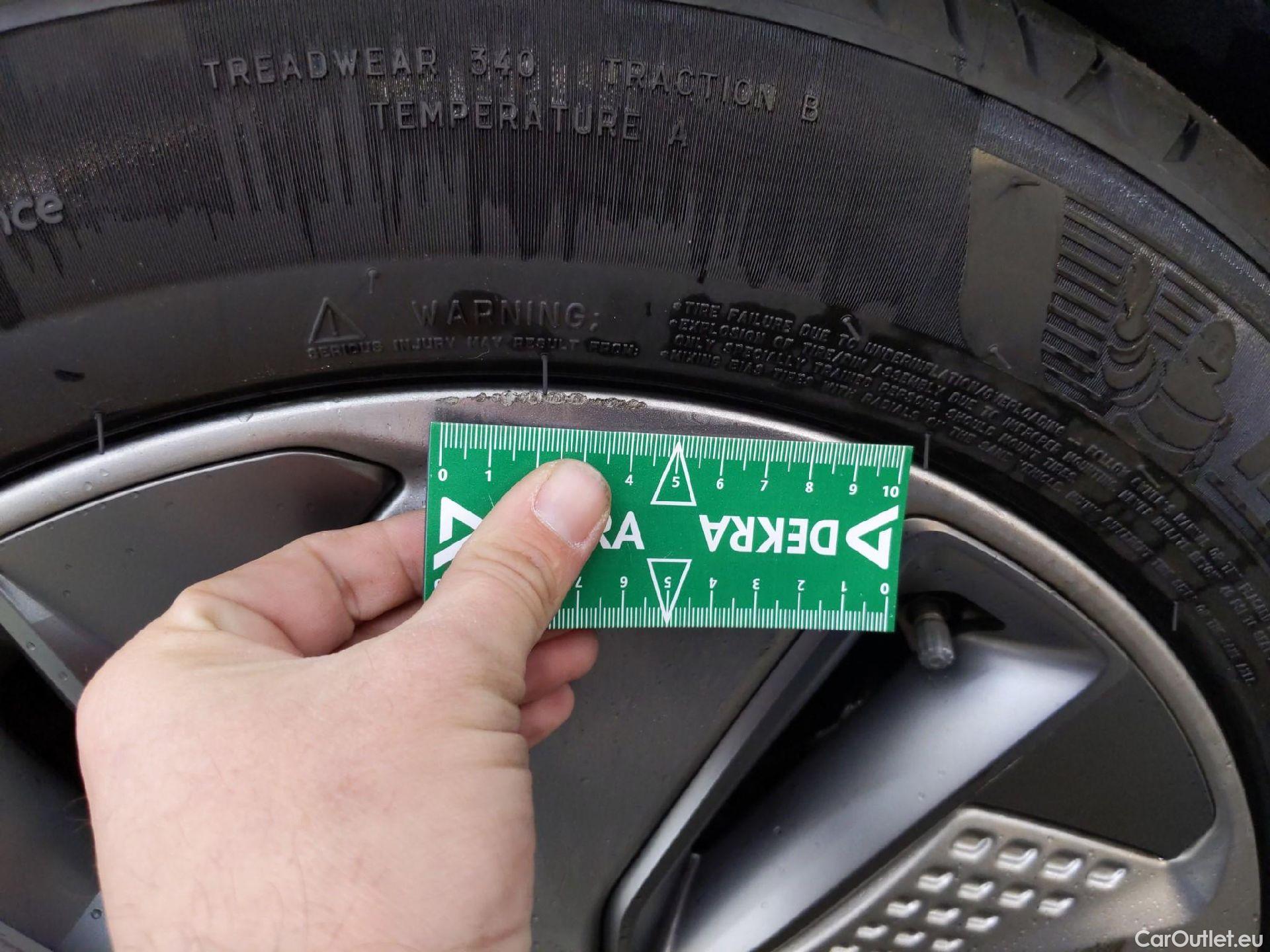  Hyundai  Konna HYUNDAI Kona / 2017 / 5P / SUV ELECTRIQUE 39 kWh 136 ch Intuitive #4