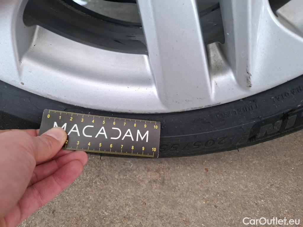  Toyota  Corolla TOYOTA  / 2018 / 5P / Berline Hybride 180h Dynamic Business #10